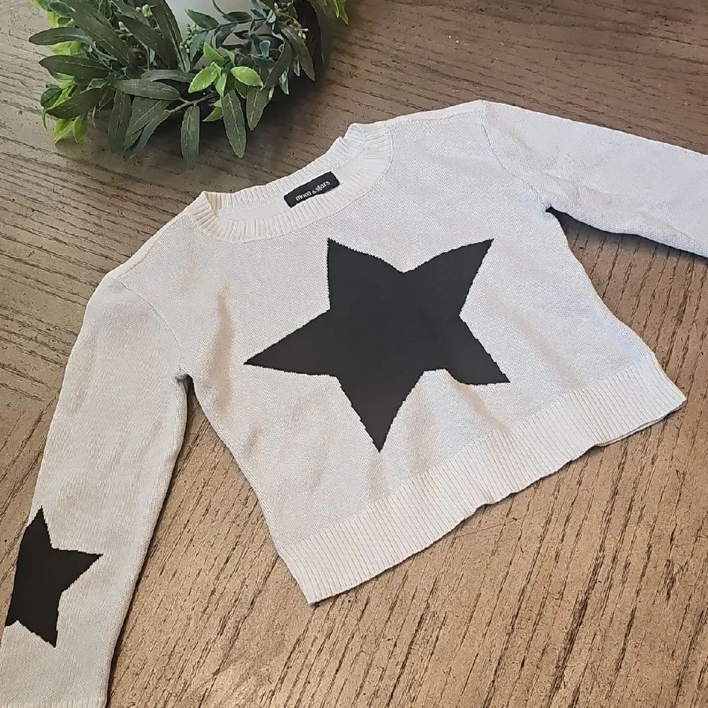 Star Patterned Sweater - Black and Gray Size 6X Moon & Stars